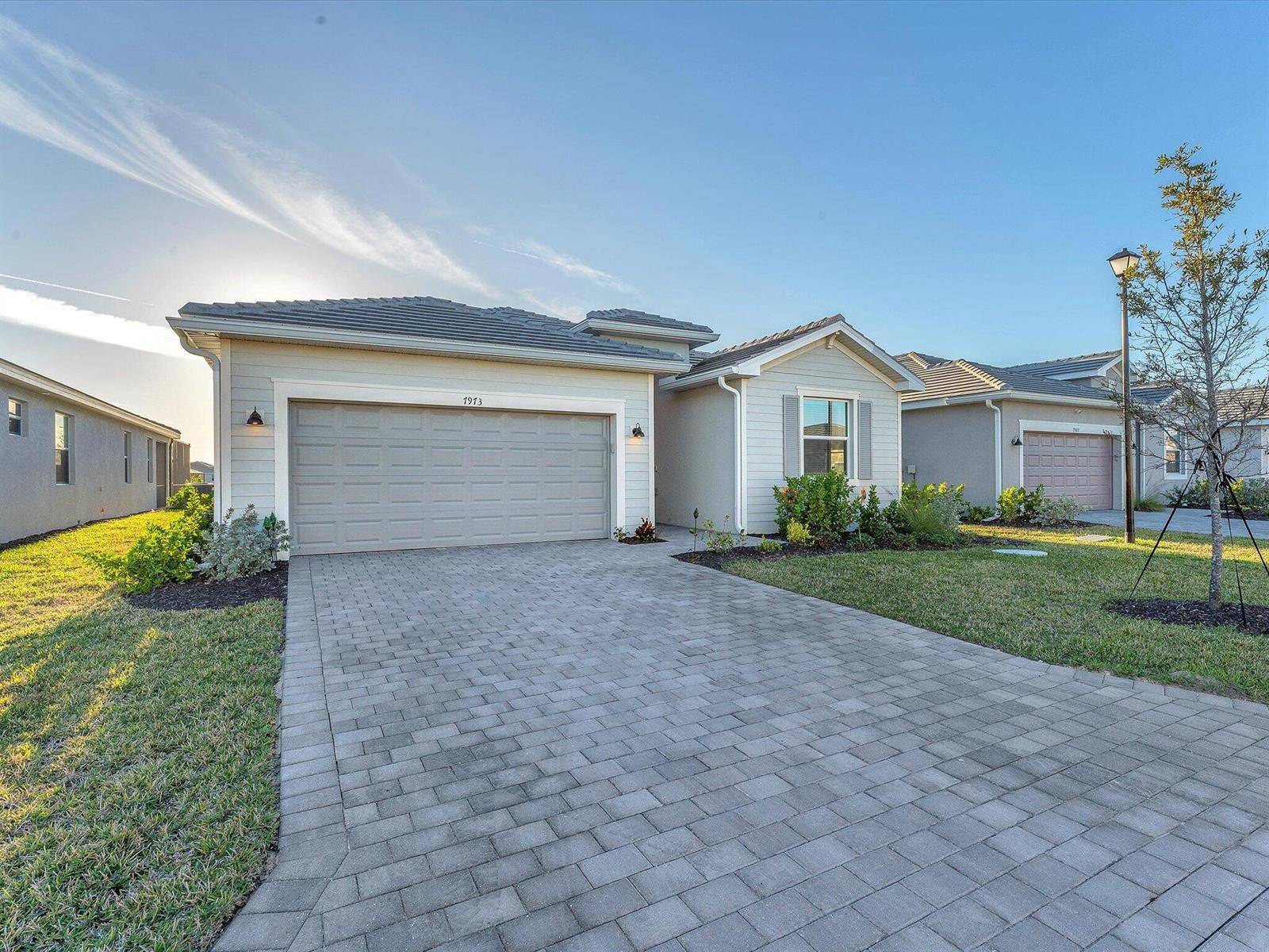 7973 Lakes EdgePort Charlotte - picture