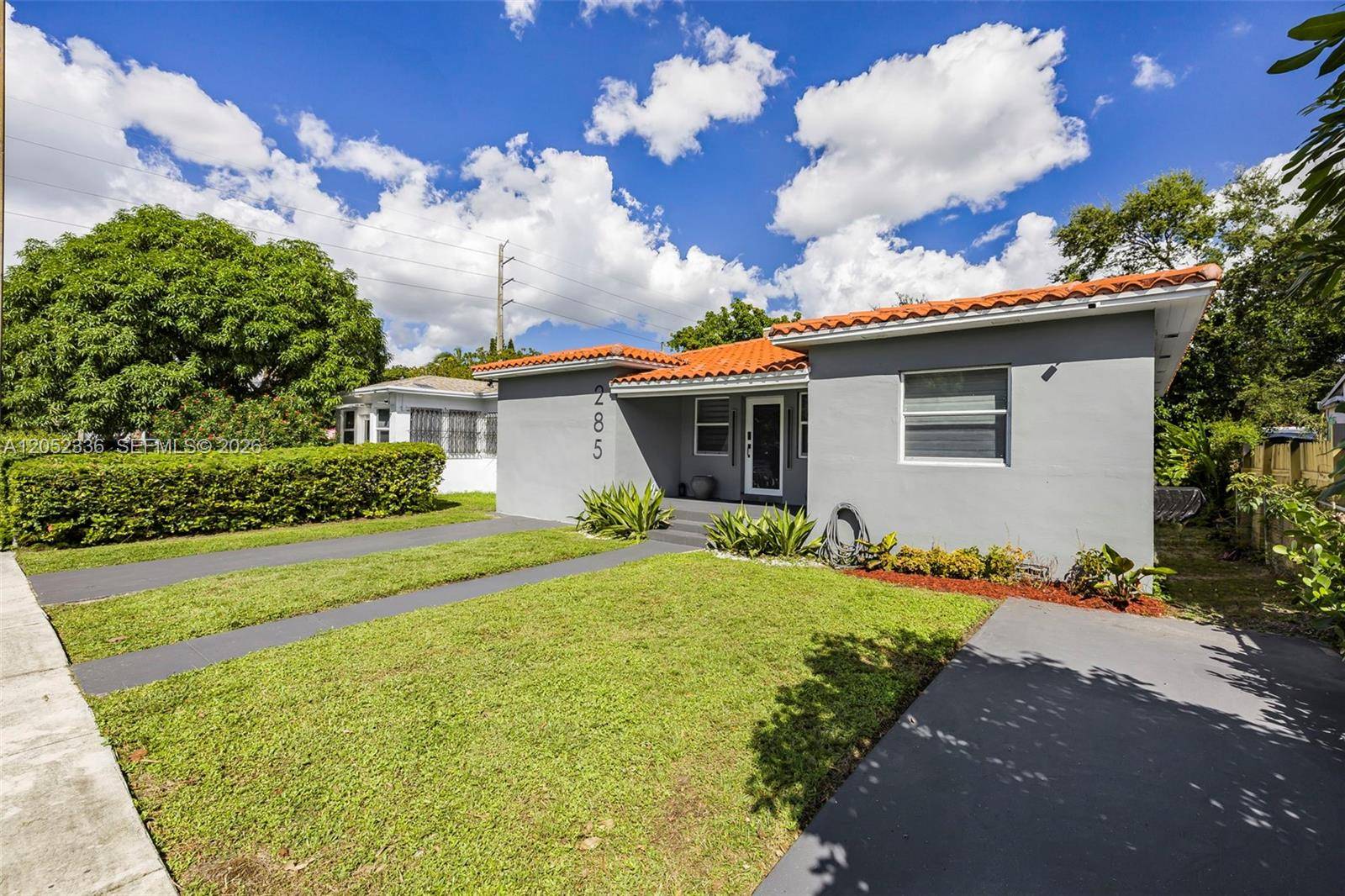 285 NW 45th StMiami - picture