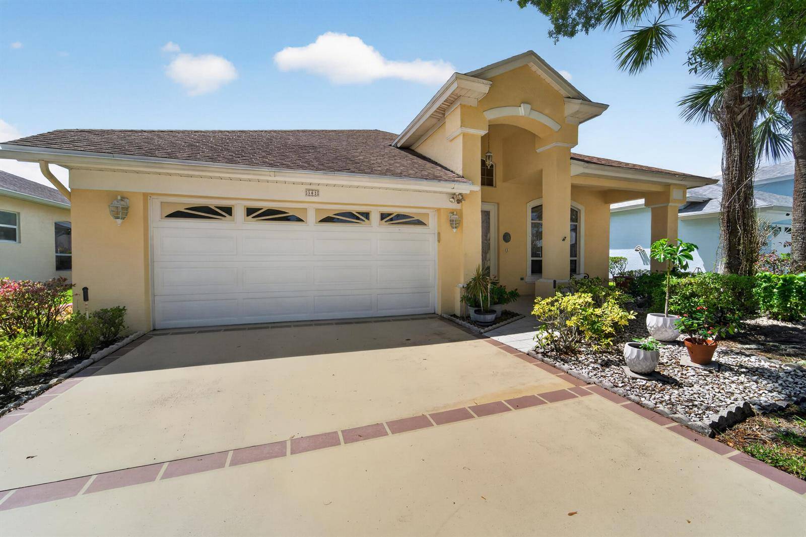 562 NW LambruscoPort St. Lucie - picture