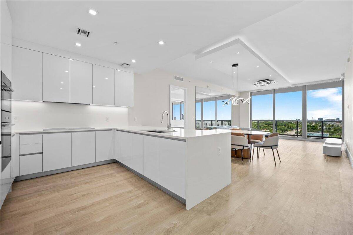 220 Lake ShoreLake Park - NAUTILUS 220 CONDOMINIUM,NAUTILUS 220 condo unit 917 - picture