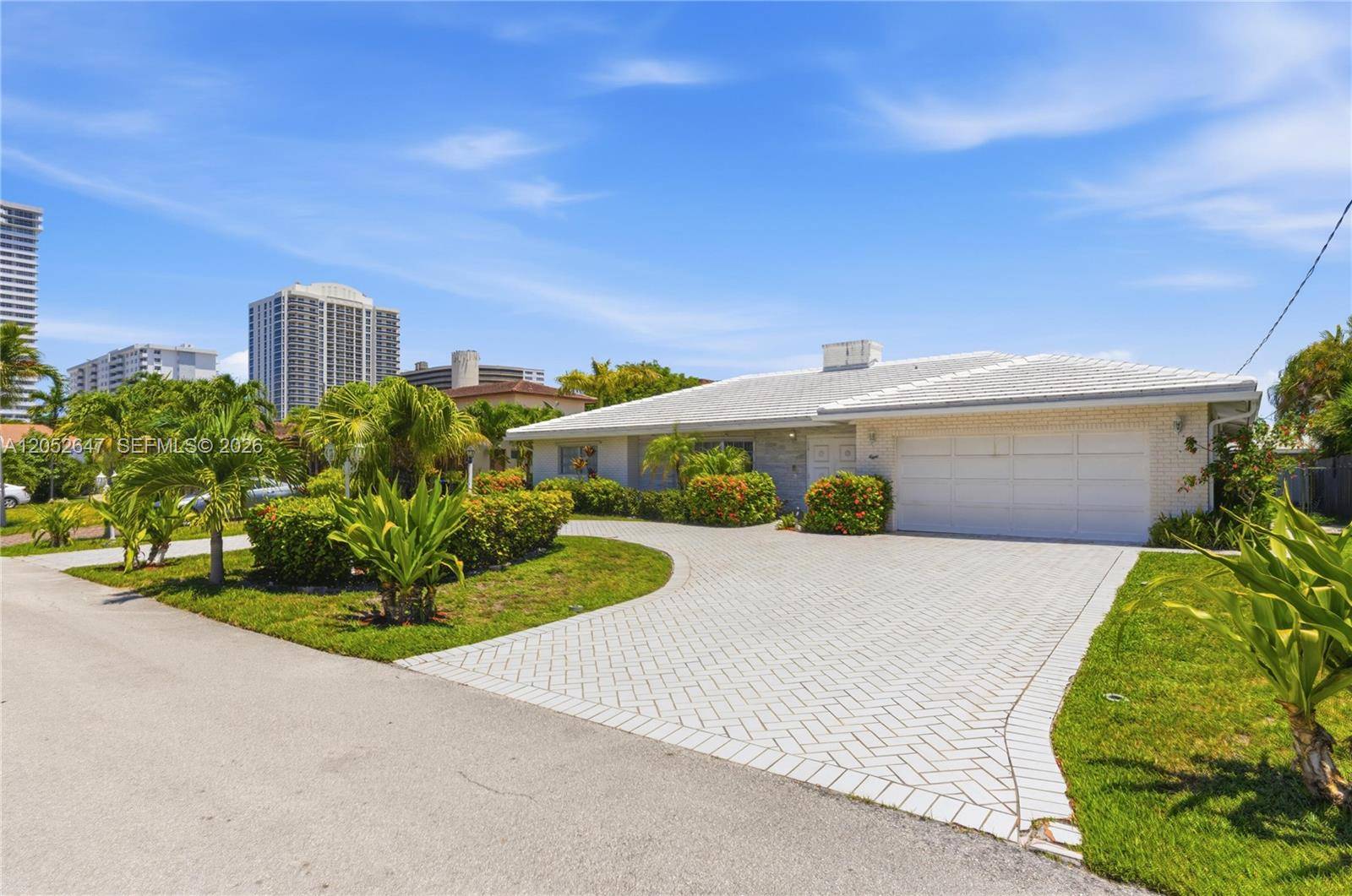 8 Castle Harbor IsFort Lauderdale - picture
