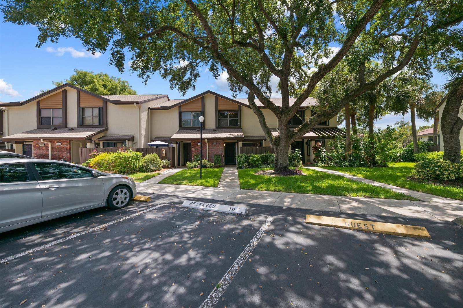 4586 CarambolaCoconut Creek - BAYWOOD VILLAGE III-A COND condo unit 27217 - picture