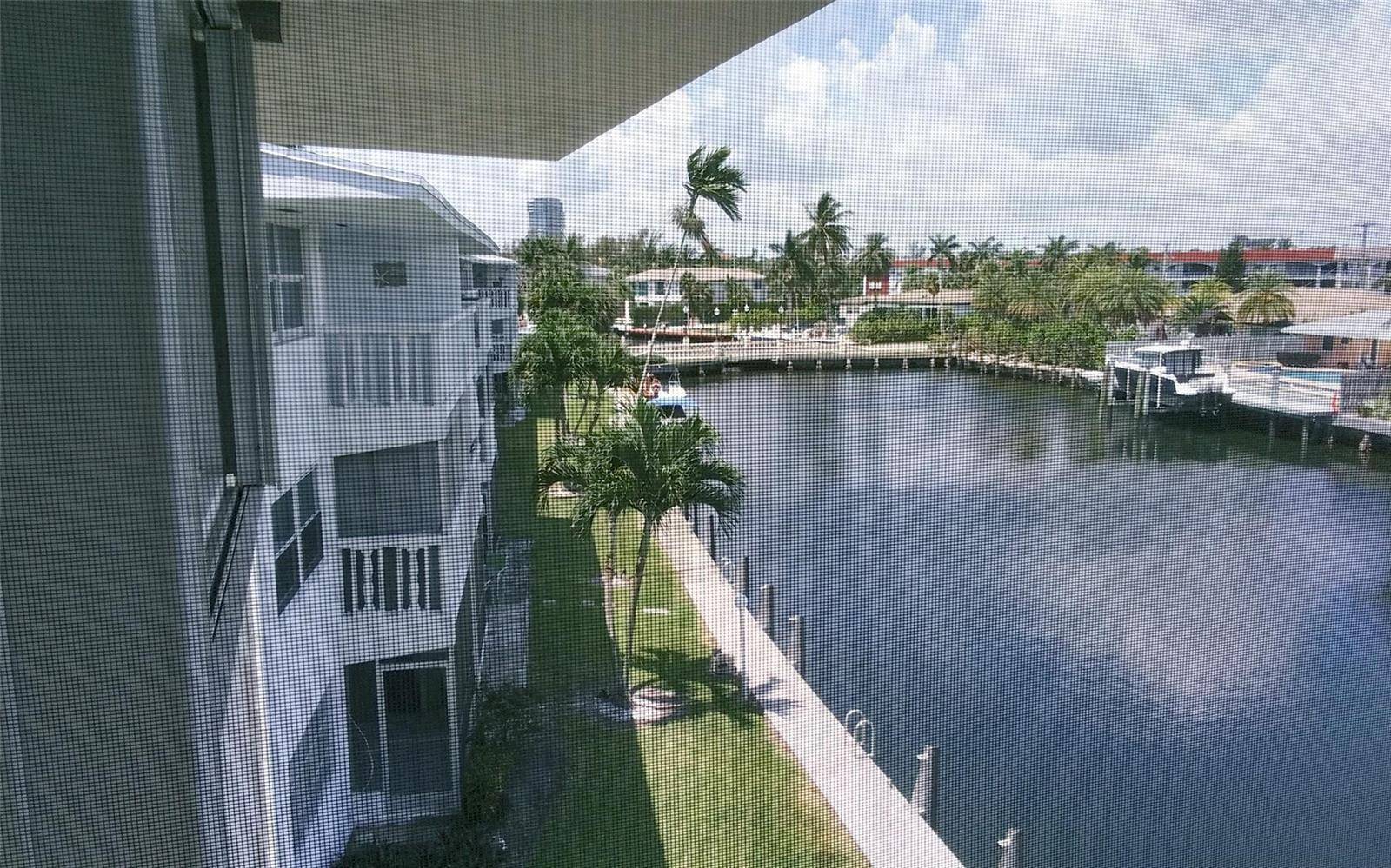 460 Paradise IsleHallandale Beach - ISLE OF PARADISE CO-OP,Isle Of Paradise condo unit 301 - picture