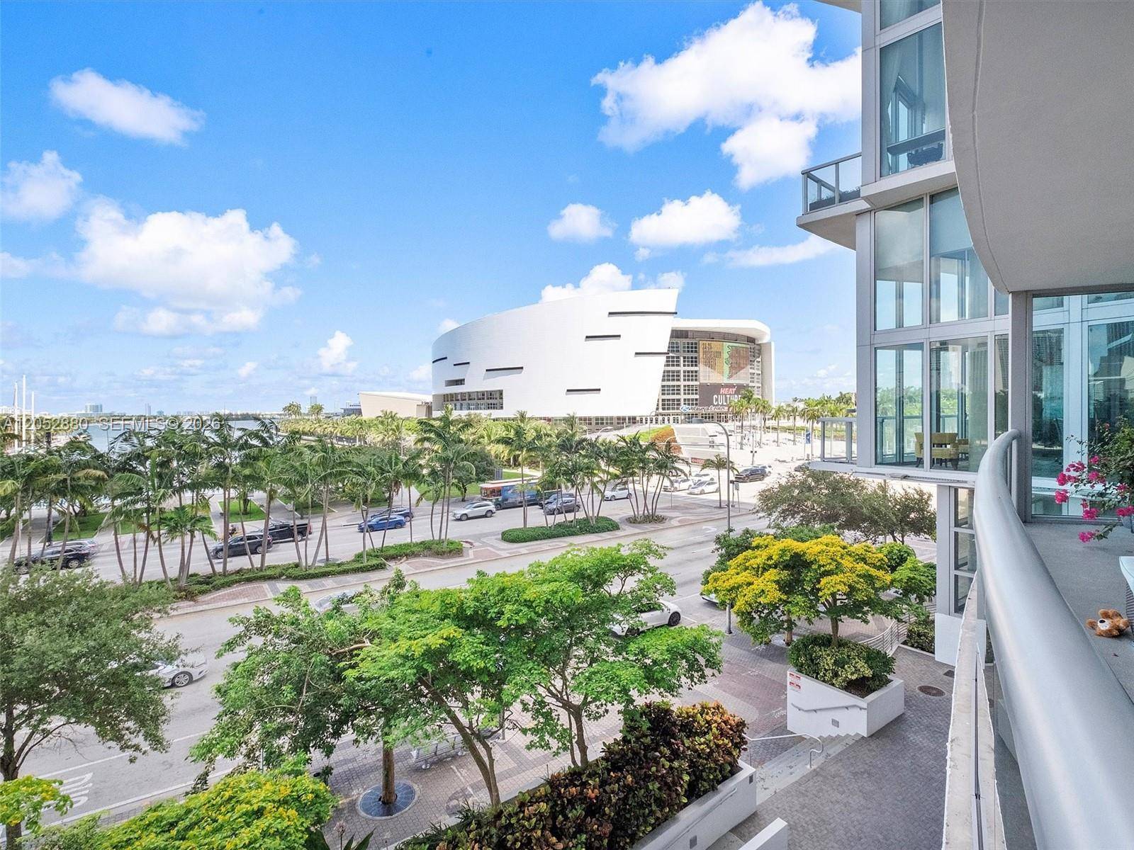 888 Biscayne BlvdMiami - MARINABLUE CONDO condo unit 309 - picture