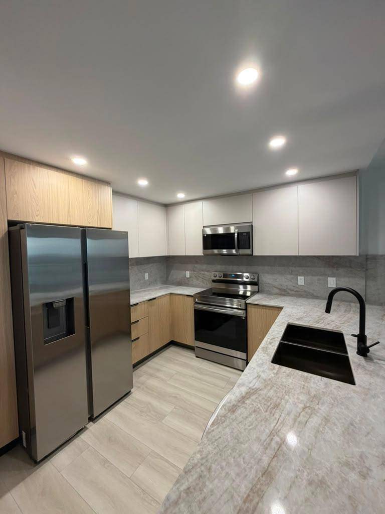 427 Golden IslesHallandale Beach - GOLDEN HORN SOUTH CONDO condo unit 12d - picture