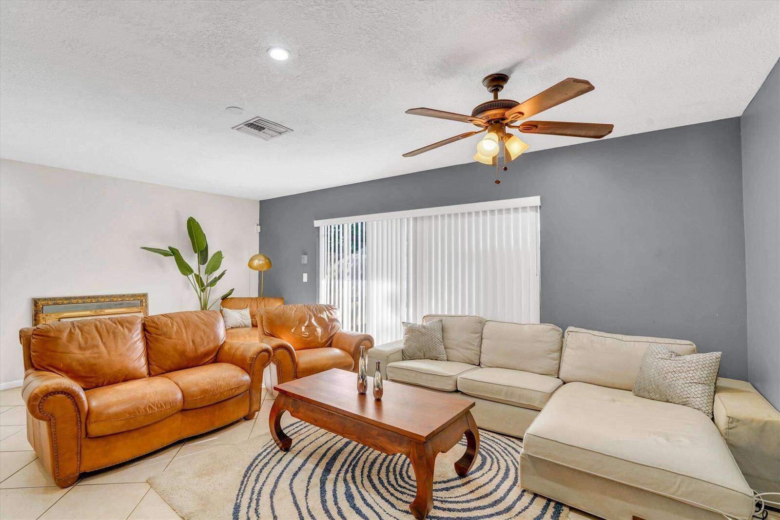7357 NW 34thLauderhill - INVERRARY 32 SEC THREE condo unit 7357 - picture