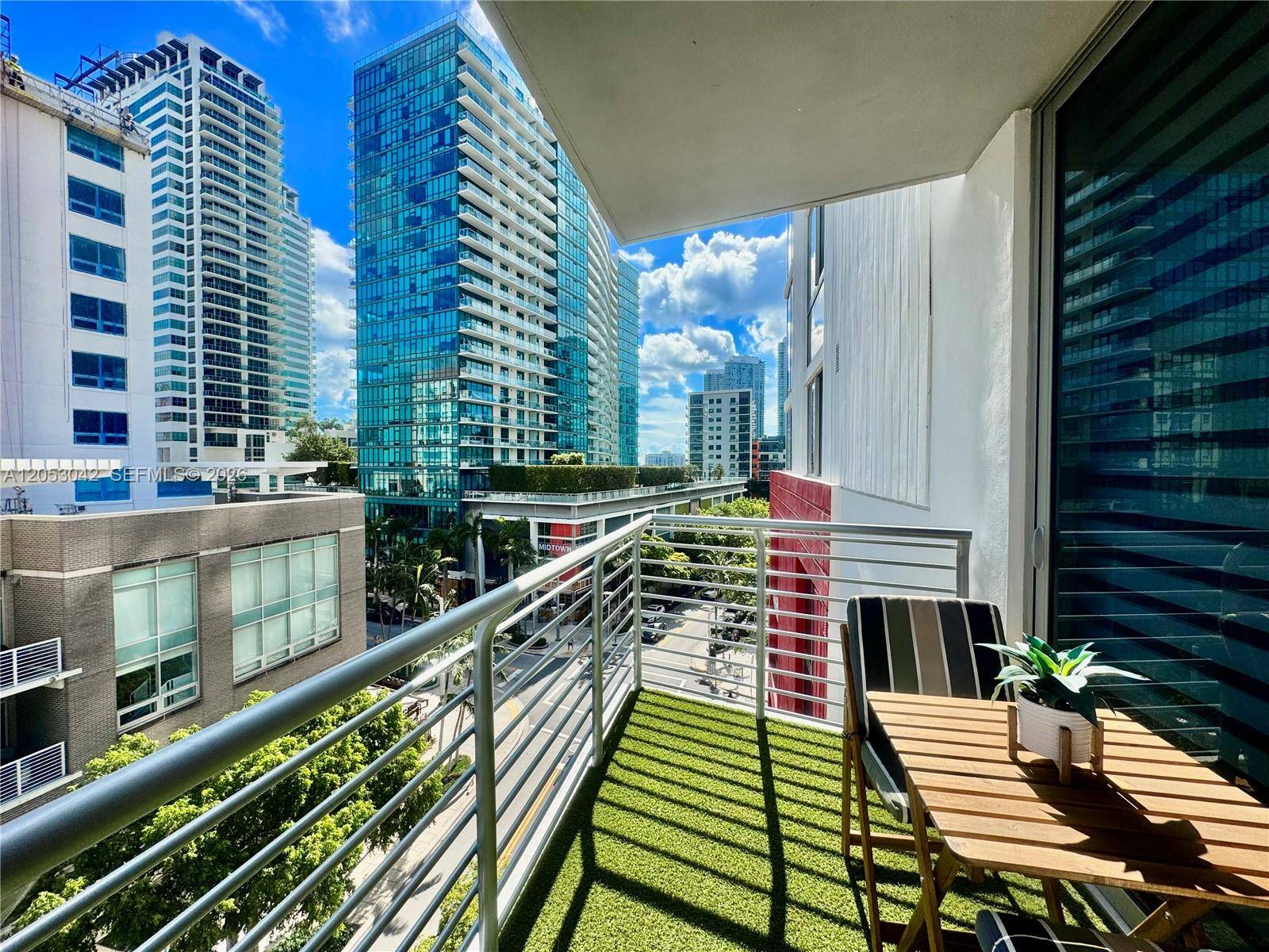 90 NE 32 STMiami - THE STANDARD MIDTOWN condo unit 613 - picture