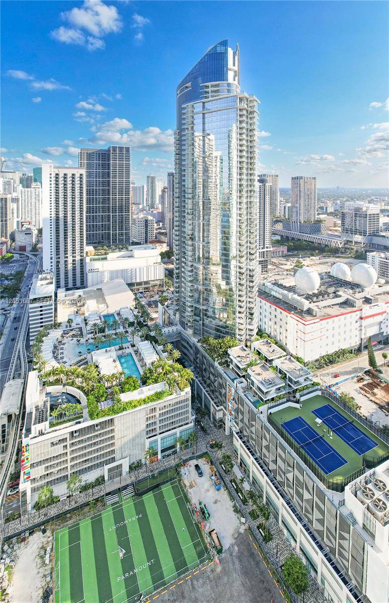 851 NE 1st AveMiami - PARAMOUNT MIAMI WORLDCENT condo unit 1701 - picture