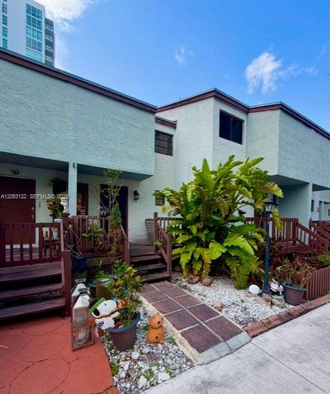 1901 NW S River DrMiami - RIVER CLUB TOWNHOUSE COND condo unit 22C - picture