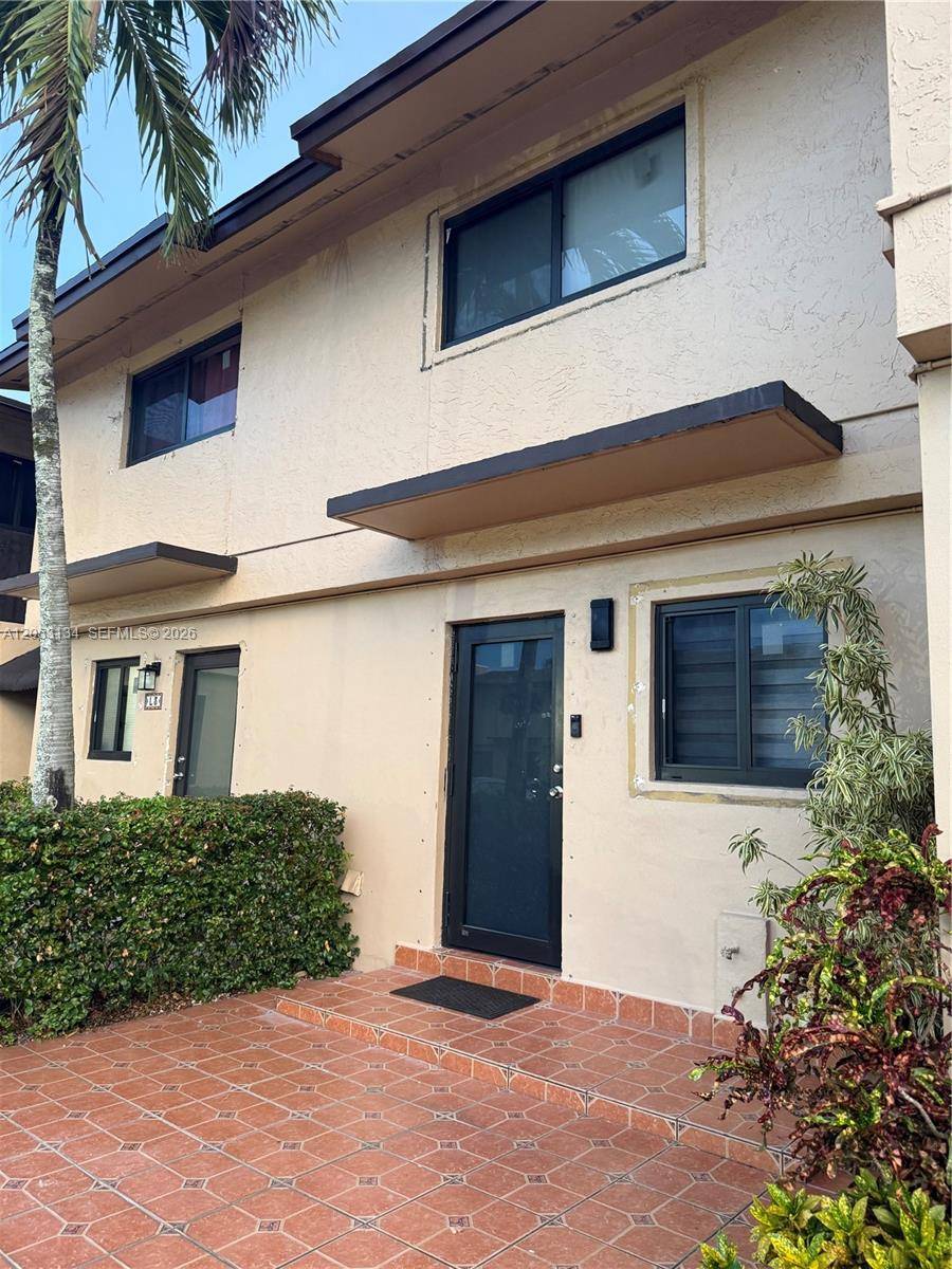 131 SW 109th AveSweetwater - WEST FLAGLER HERITAGE #2 condo unit L5 - picture