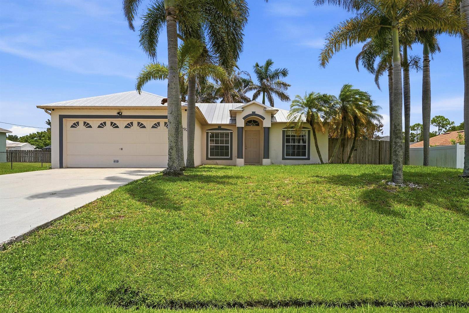 292 SW PagodaPort St. Lucie - picture