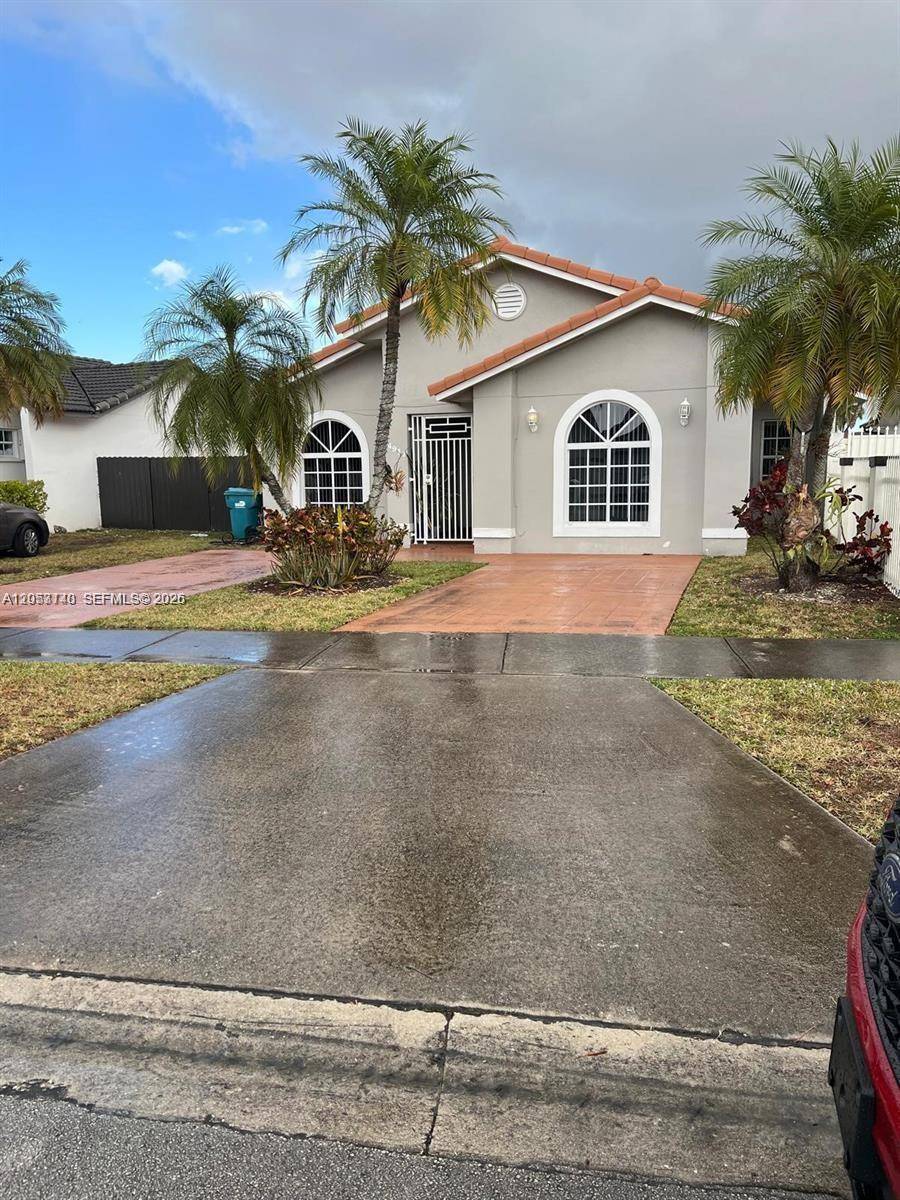 4911 SW 142nd PlMiami - picture