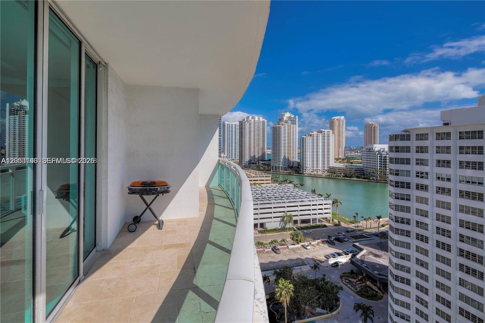 950 Brickell Bay DrMiami - THE PLAZA 851 BRICKELL CO,The Plaza on Brickel condo unit 1711 - picture