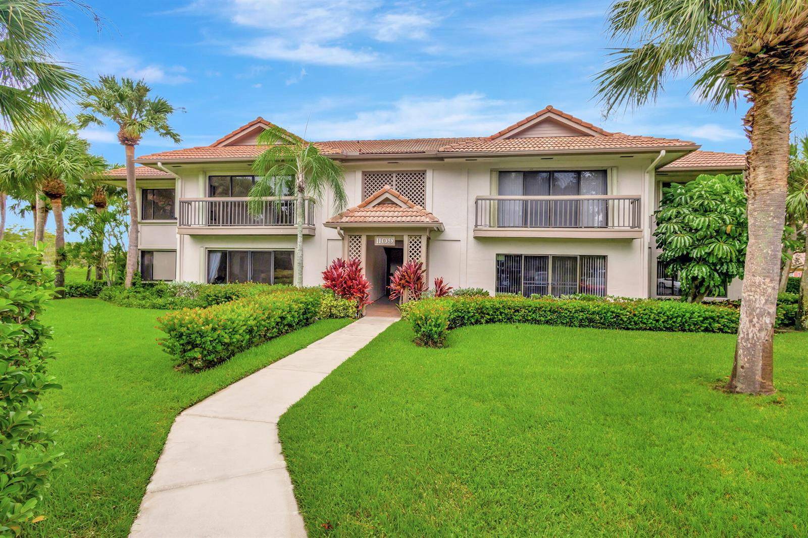 1109 DuncanPalm Beach Gardens - DUNBAR WOODS CONDO I II AN,PGA National condo unit 201 - picture