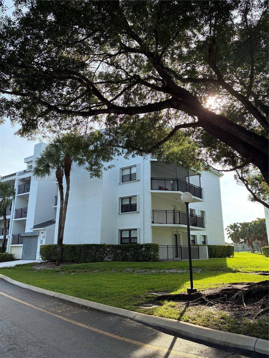 16141 Blatt BlvdWeston - FAIRWAYS AT BONAVENTURE C,FAIRWAYS AT BONAVENT condo unit 113 - picture