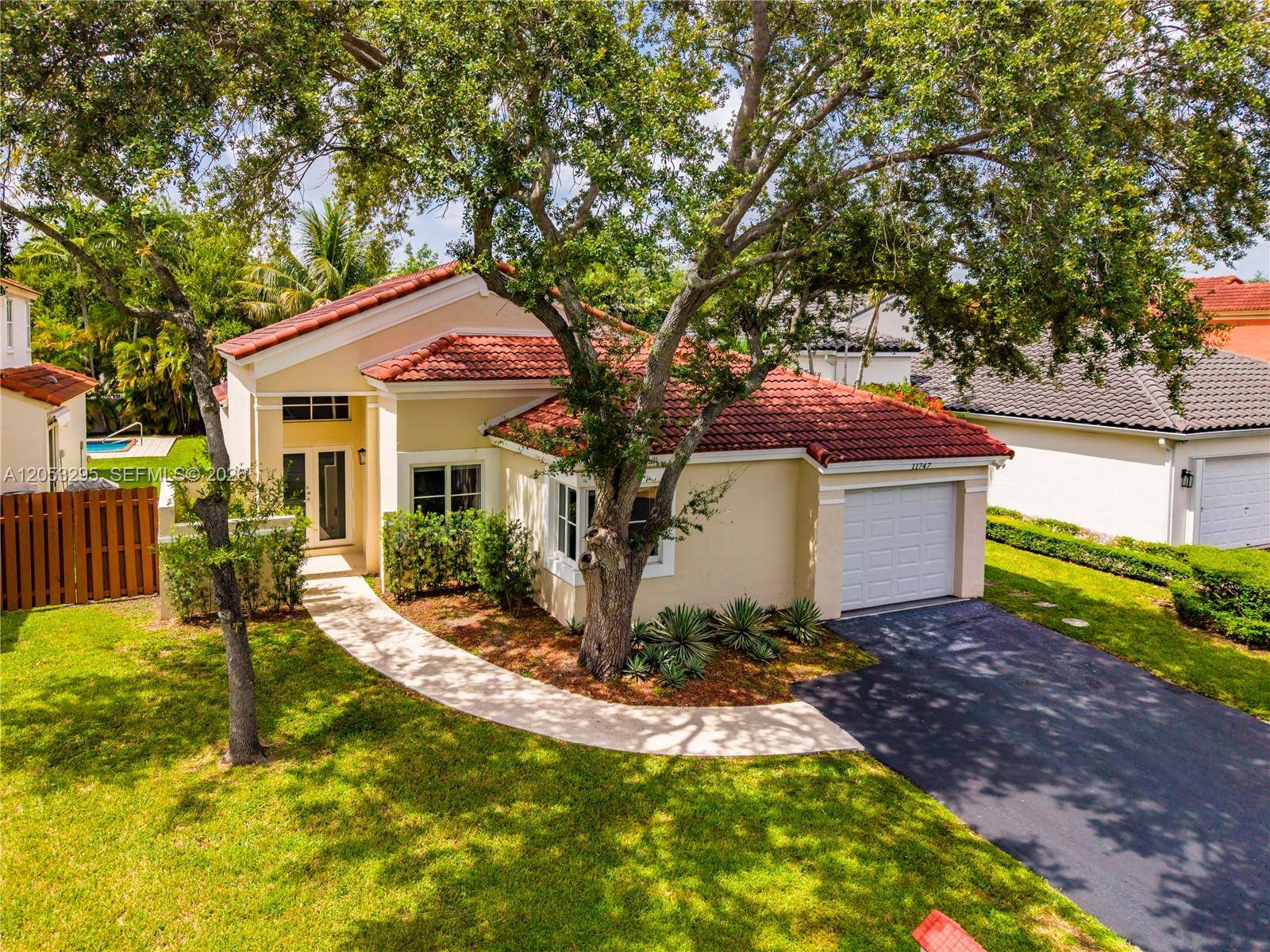 11747 SW 90th TerMiami - picture