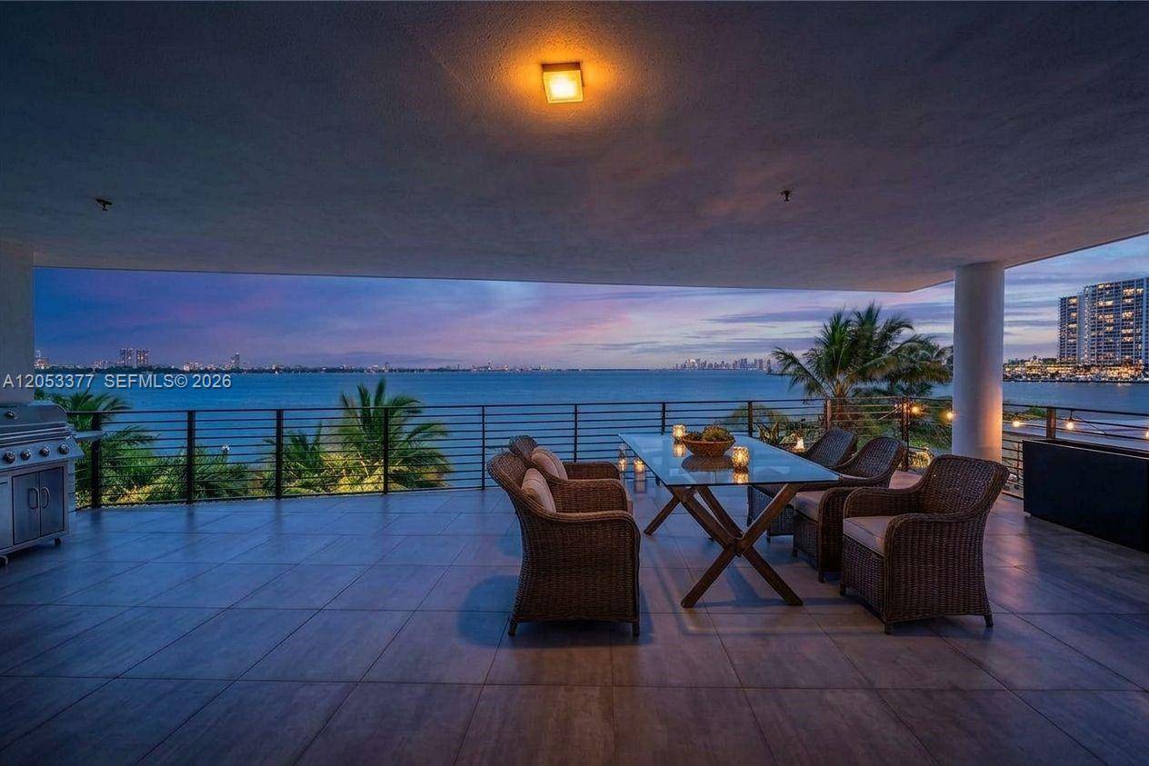 1930 Bay DrMiami Beach - ISLE OF NORMANDY MIAMI VI condo unit PH 2 - picture