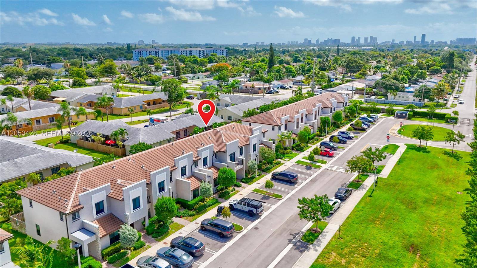953 NE 211th StMiami - picture