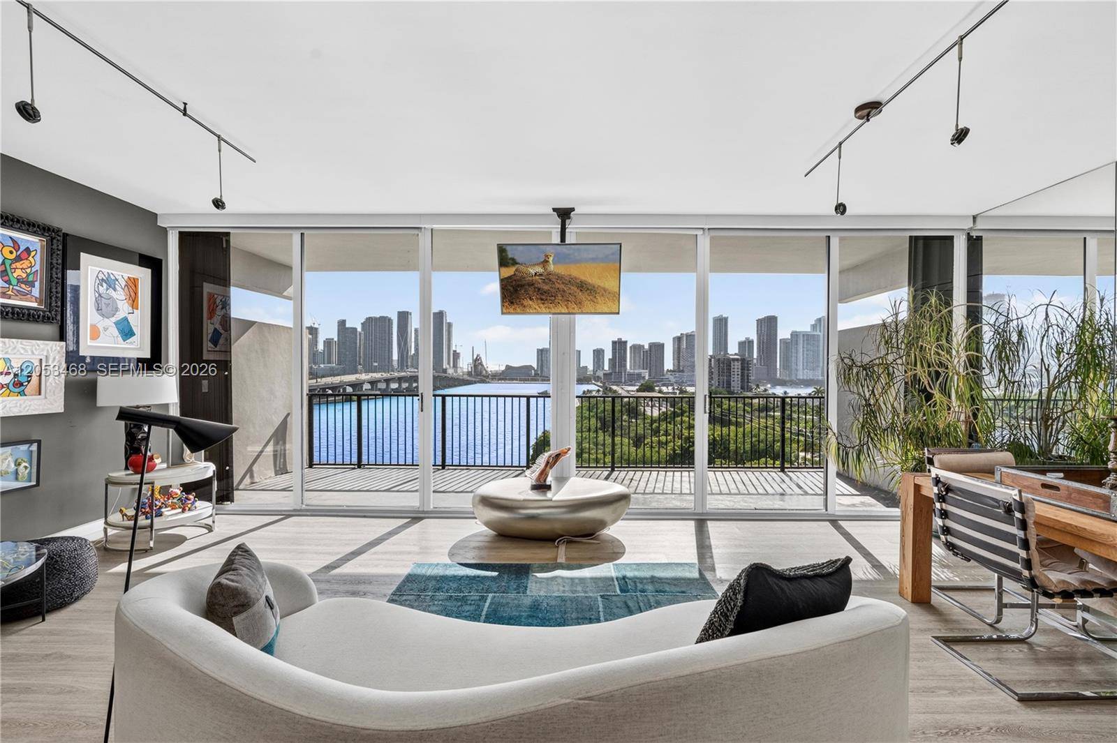 1000 Venetian WayMiami Beach - ONE THOUSAND VENETIAN WAY condo unit 810 - picture