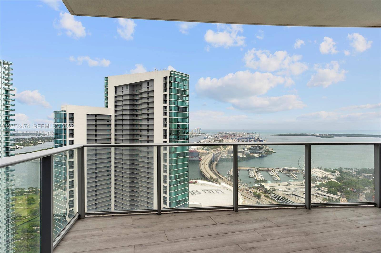 851 NE 1st AveMiami - PARAMOUNT MIAMI WORLDCENT condo unit 4407 - picture