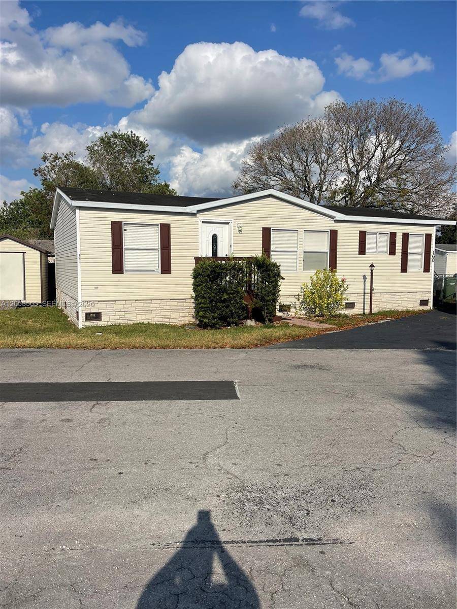 220 NE 12th Ave LOT 160Homestead - picture
