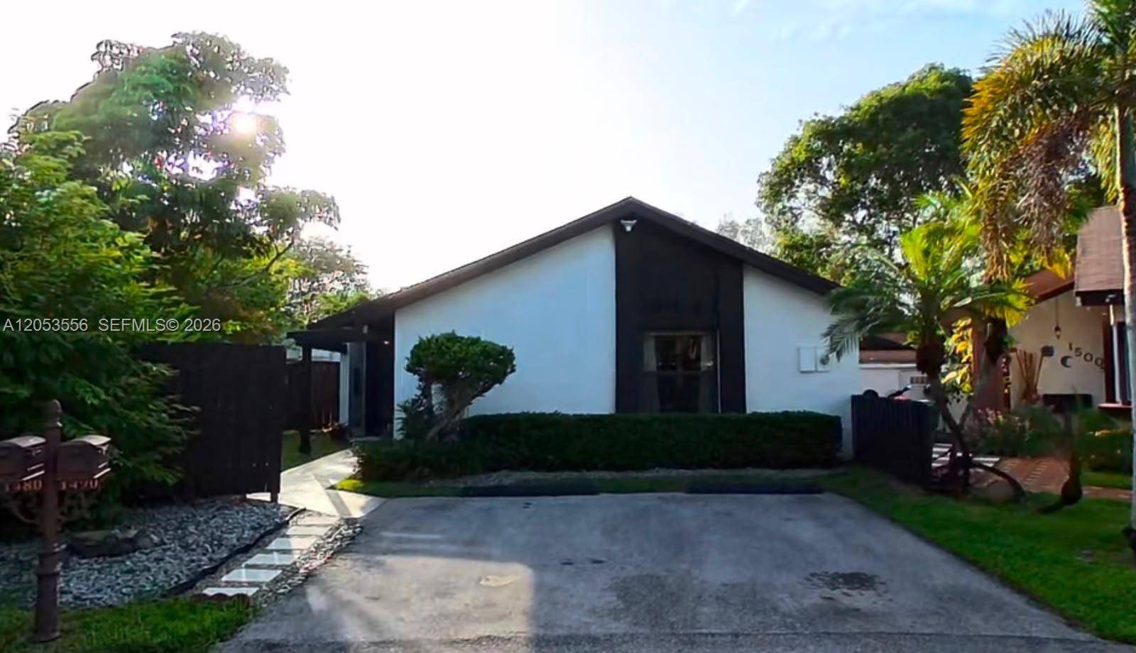 1490 Flamingo CtPembroke Pines - picture