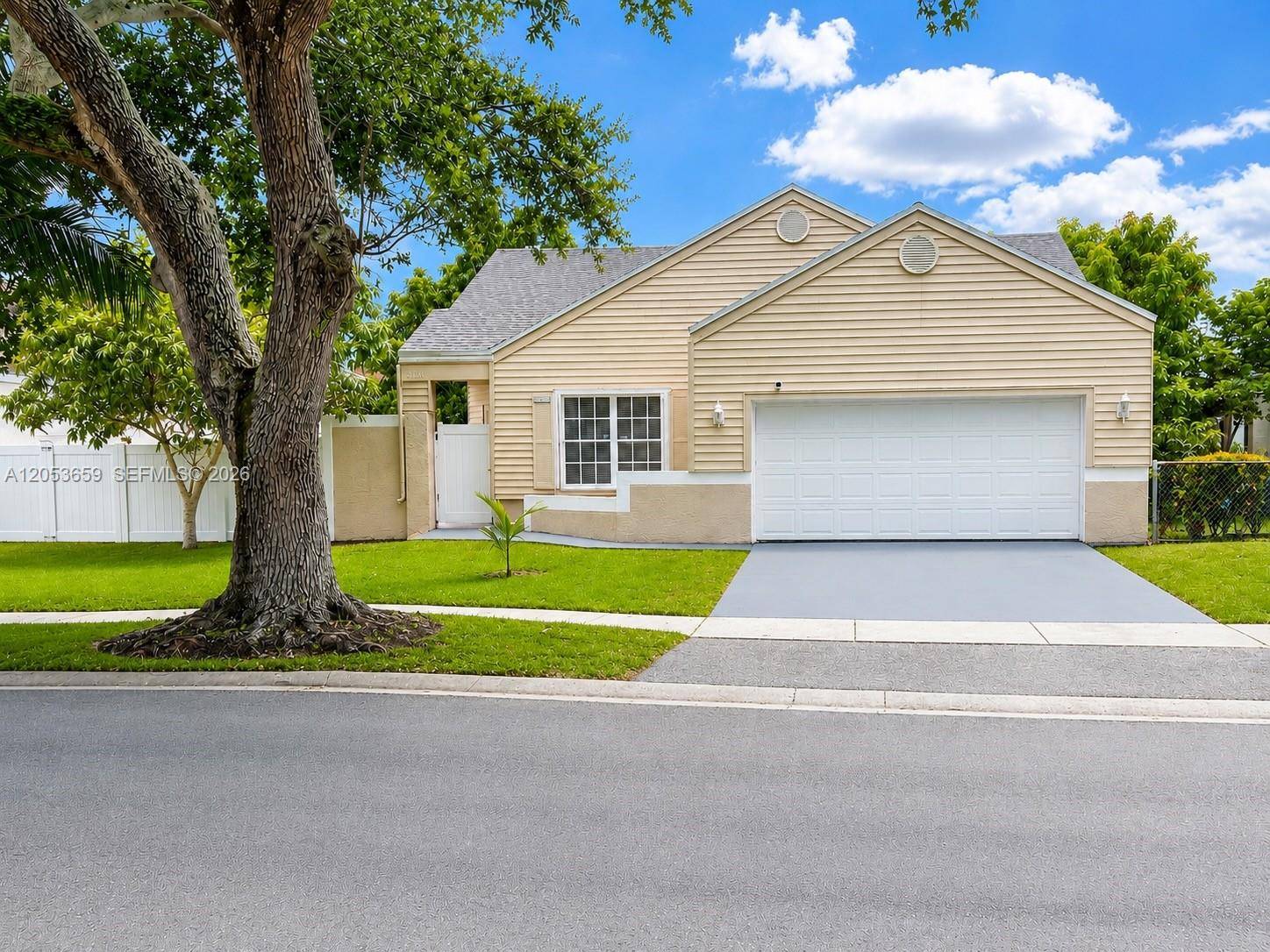 1040 SW 85th TerPembroke Pines - picture