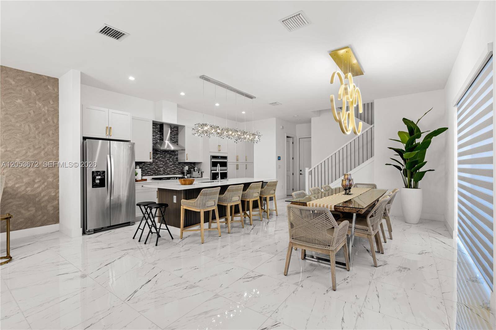 4374 NW 81st AveDoral - picture