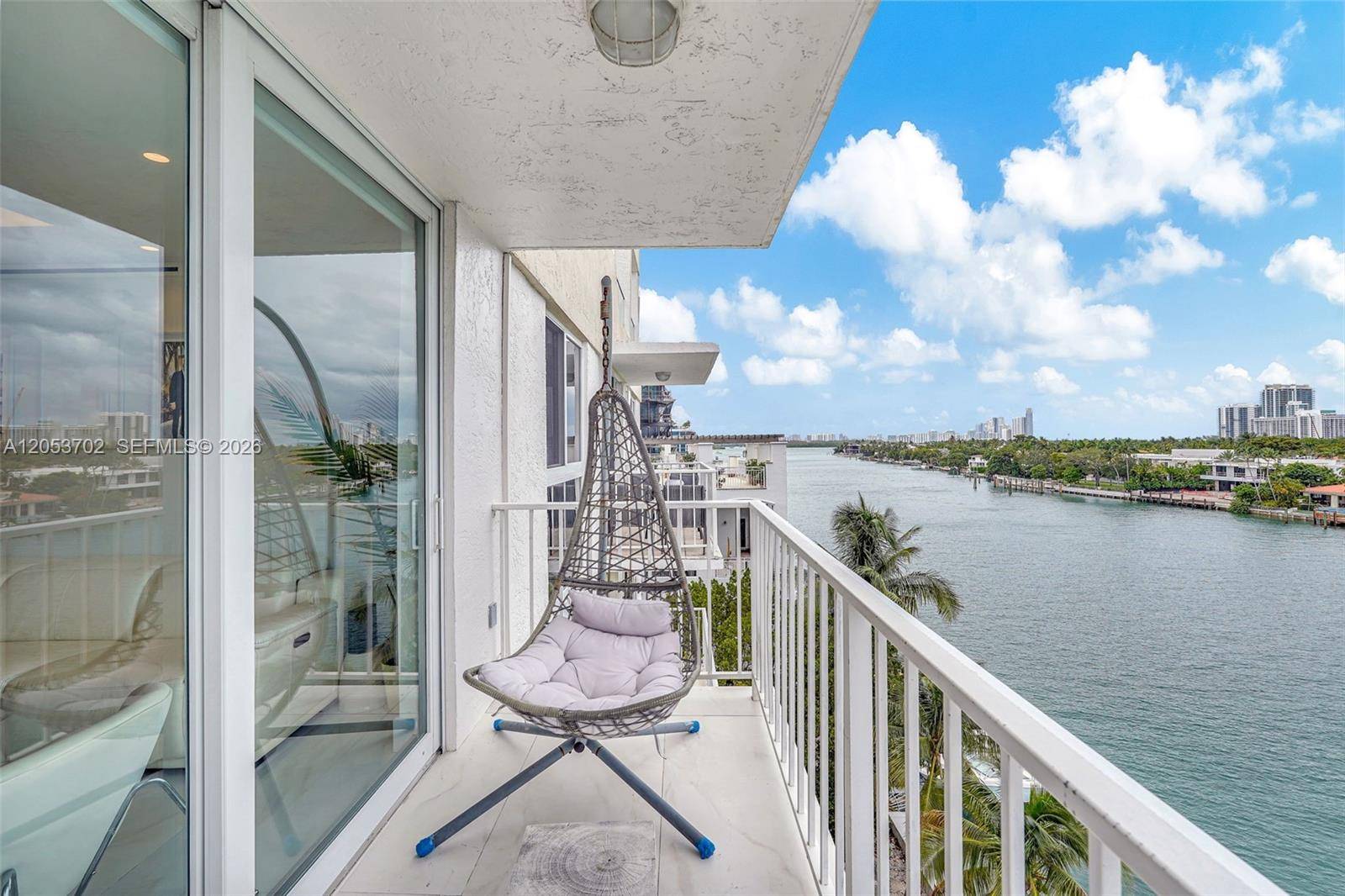 9721 E Bay Harbor DrBay Harbor Islands - ISLAND PLACE AT BAY HARBO condo unit 6D - picture