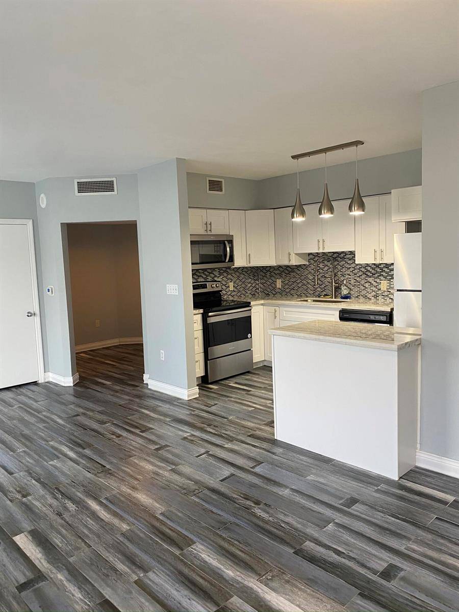 1330 WESTMiami Beach - THE WAVERLY AT SOUTH BEACH condo unit 403 - picture