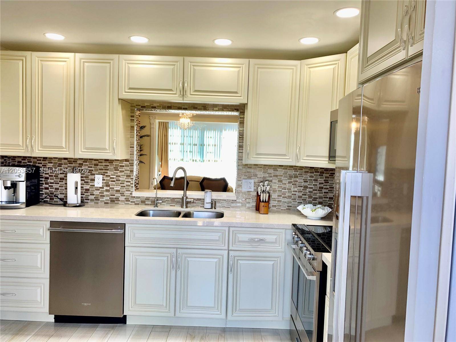 619 NE 14th AveHallandale Beach - MEADOWBROOK TOWERS CONDO condo unit 301 - picture