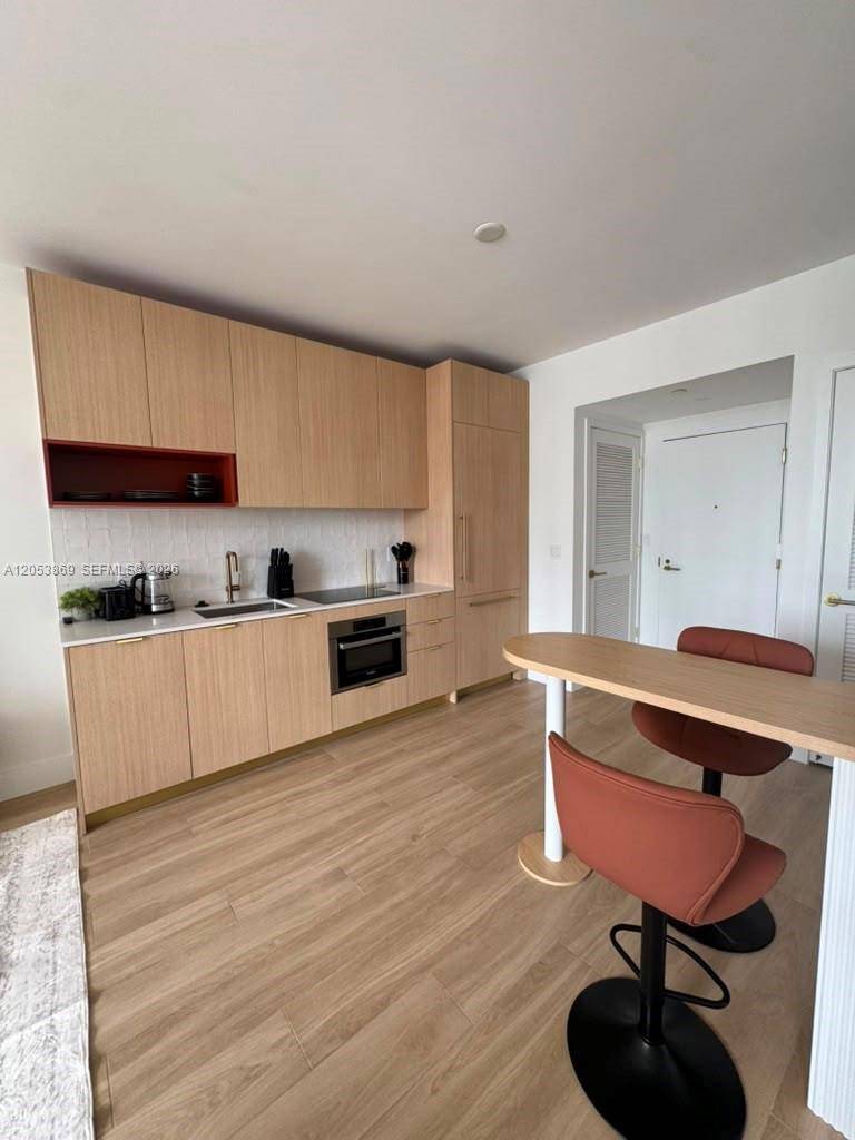 90 NE 32nd StMiami - The Standard condo unit 811 - picture