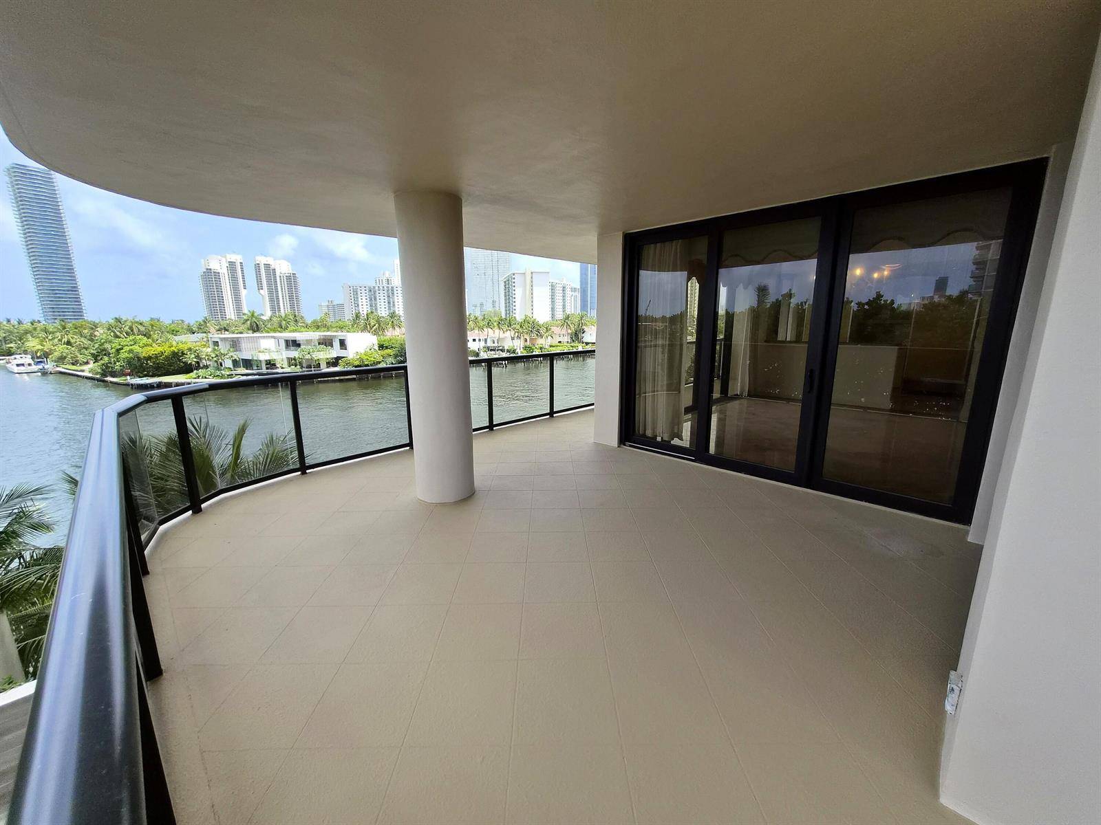 19667 TurnberryAventura - TURNBERRY ISLE SOUTH CONDO,TURNBERRY ISLE SOUTH condo unit 4J - picture