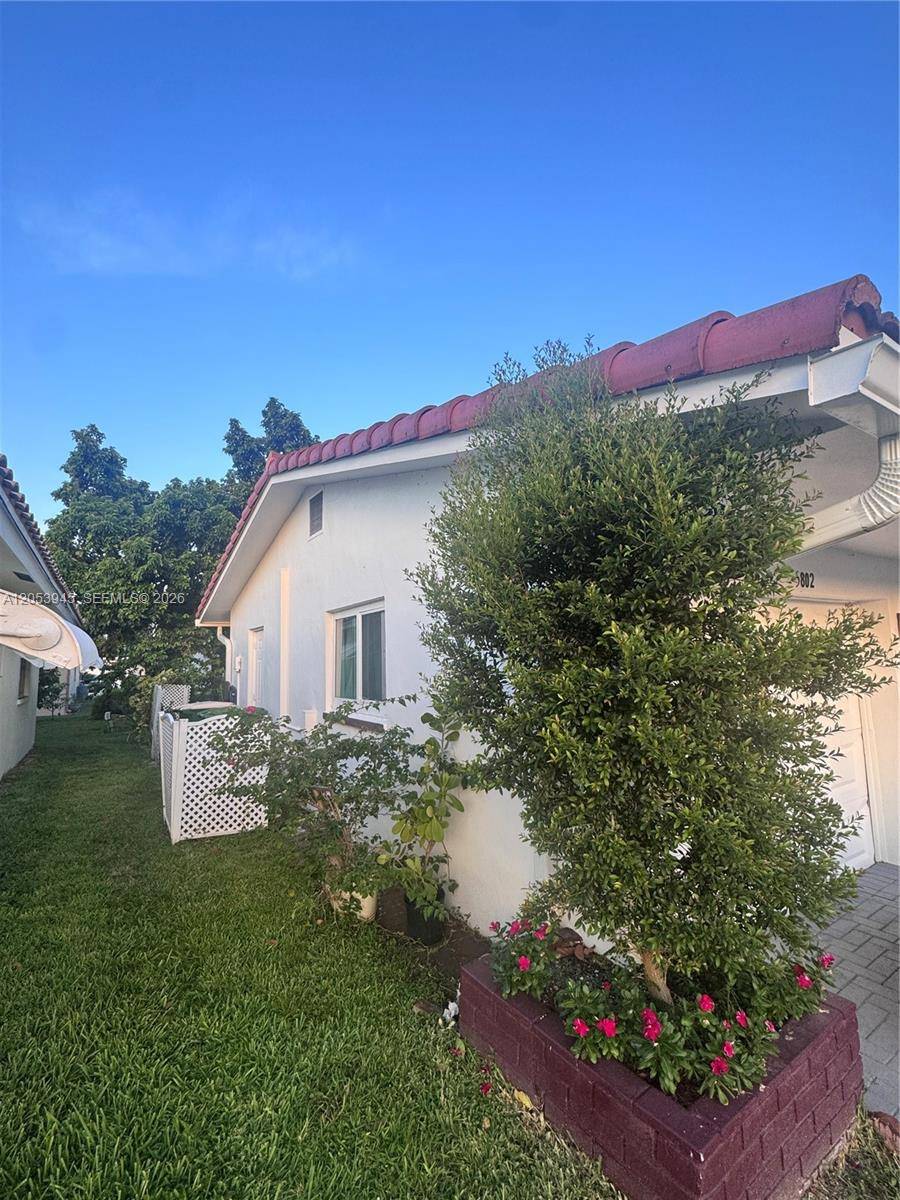 5802 NW 87th WayTamarac - picture