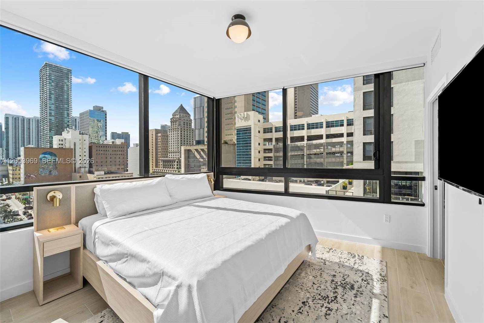225 N Miami AveMiami - DISTRICT 225 condo unit 912 - picture