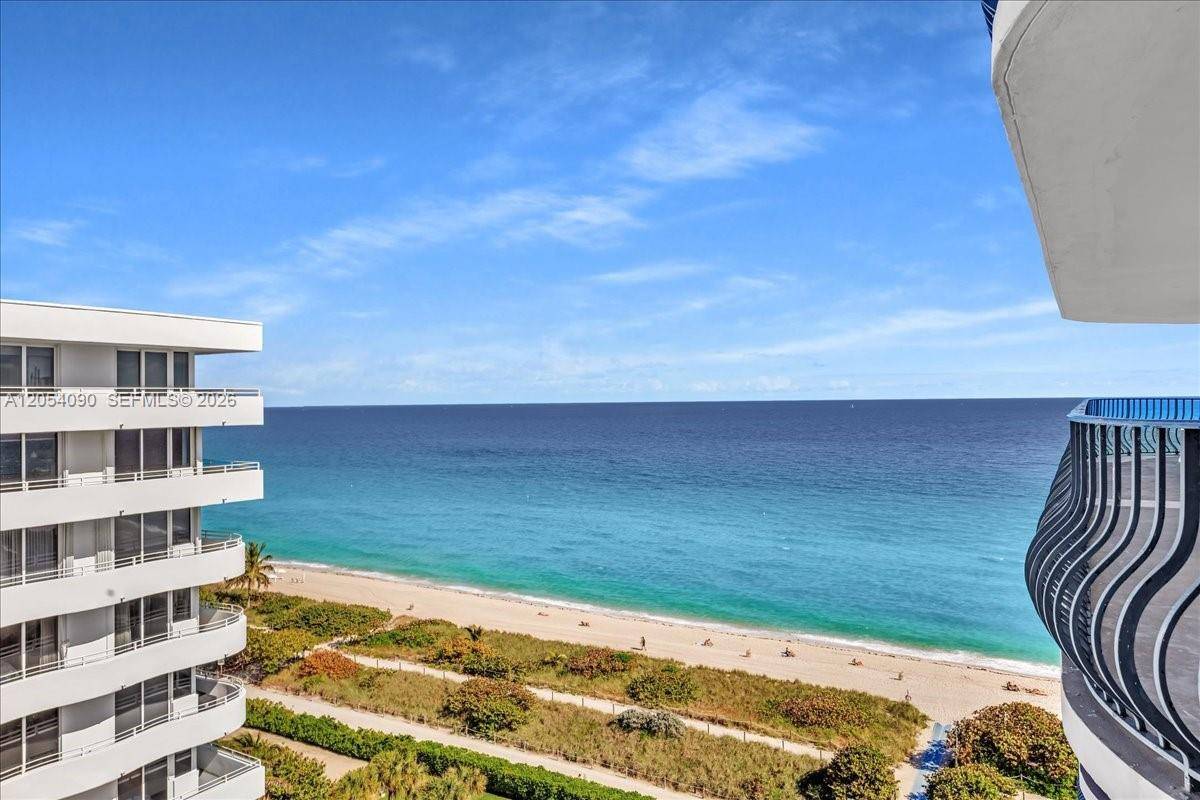 8877 Collins AveSurfside - CHAMPLAIN TOWERS NORTH CO condo unit PH-2 - picture