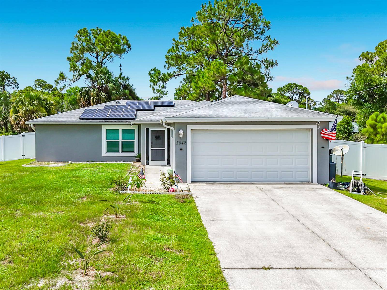 5042 SE TRADEWINDS - picture
