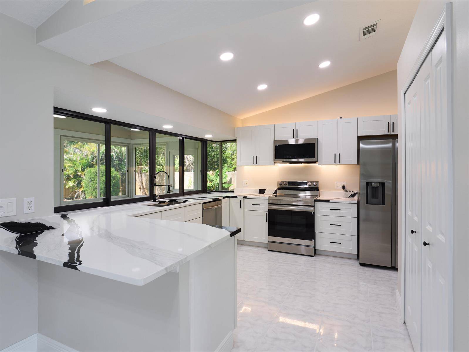 672 SW EwingPort St. Lucie - picture