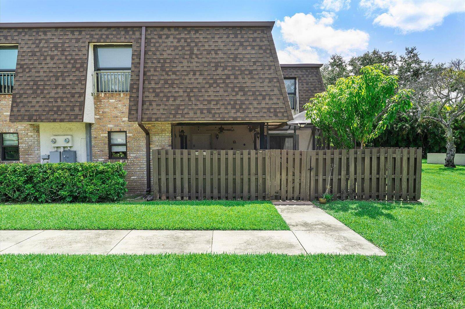 2562 NW 99THCoral Springs - picture