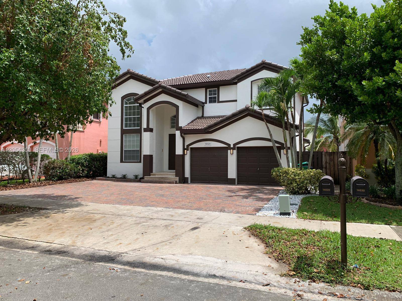 14020 SW 152nd TerMiami - picture