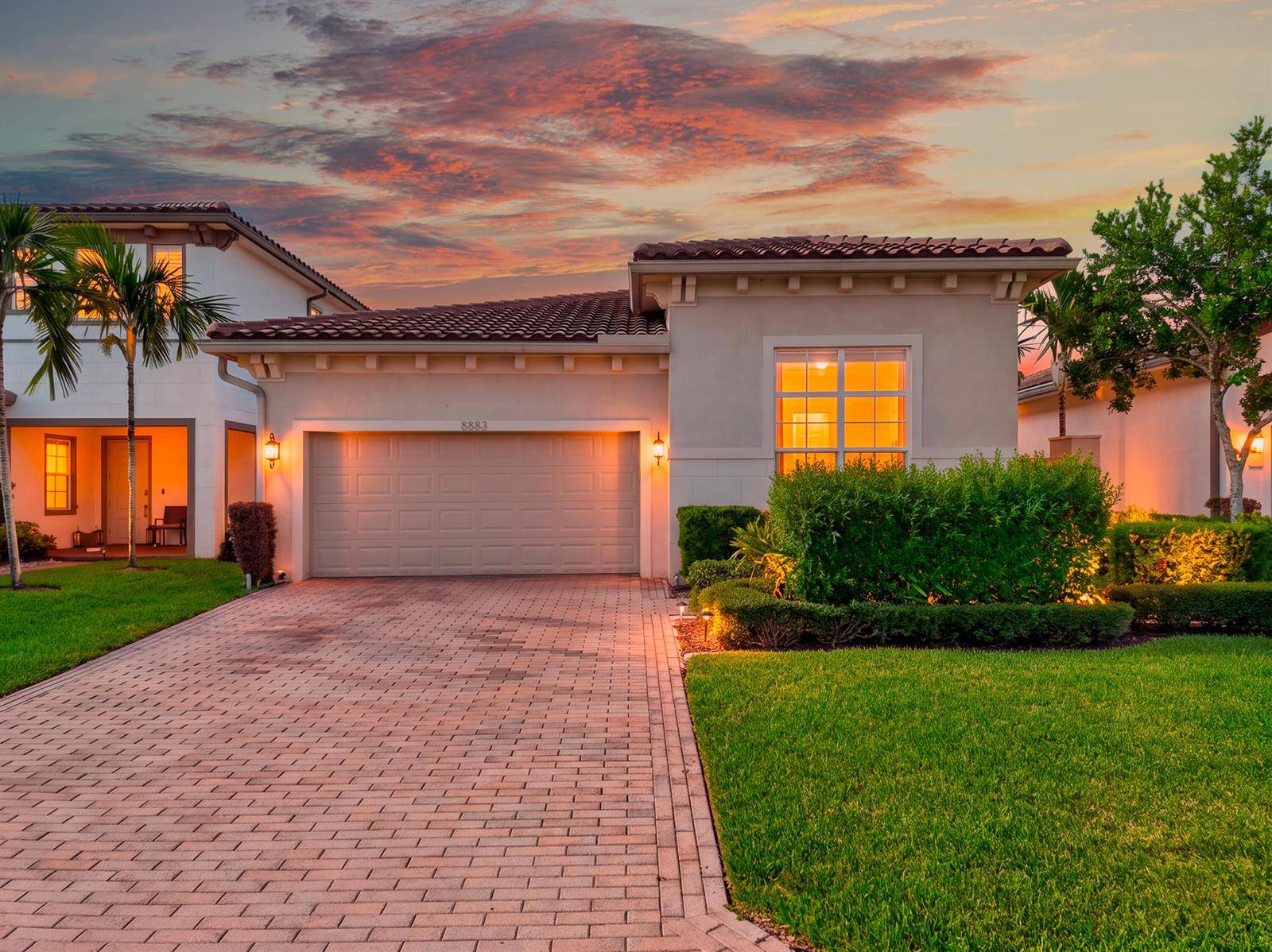 8883 KINGSMOORLake Worth - picture