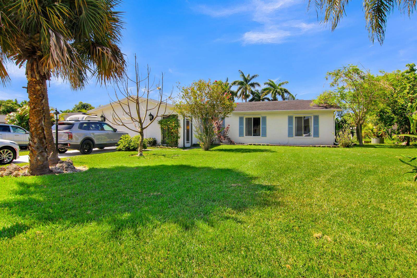 3079 IndianLake Worth - picture