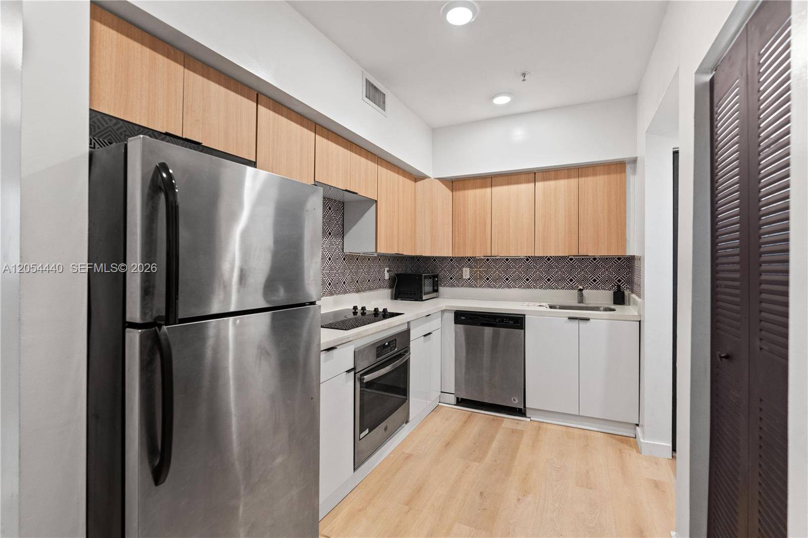 810 7thMiami Beach - FIRST DECO CONDO condo unit 102 - picture