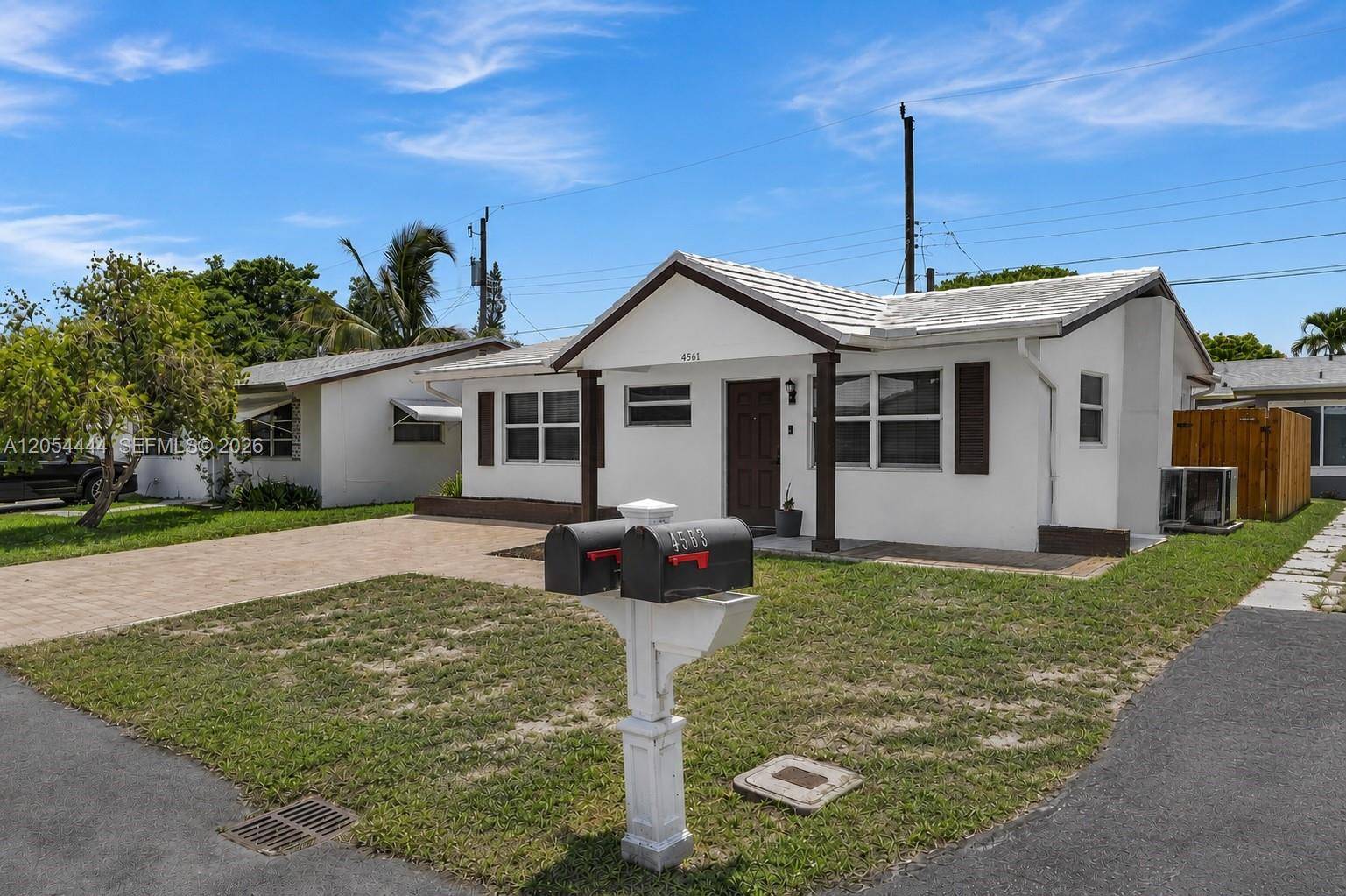 4561 NW 16th TerTamarac - picture