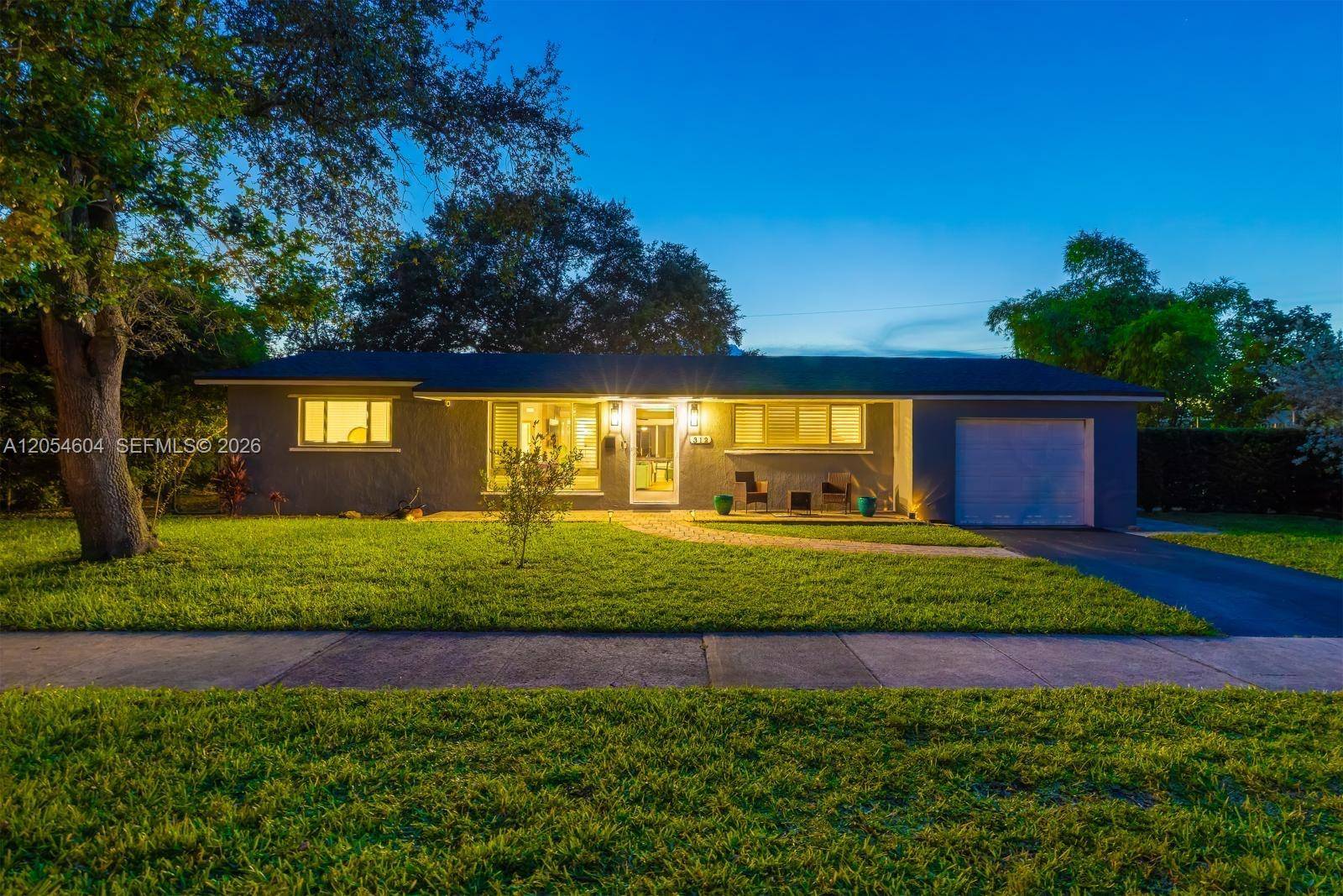 312 N Luna CtHollywood - picture