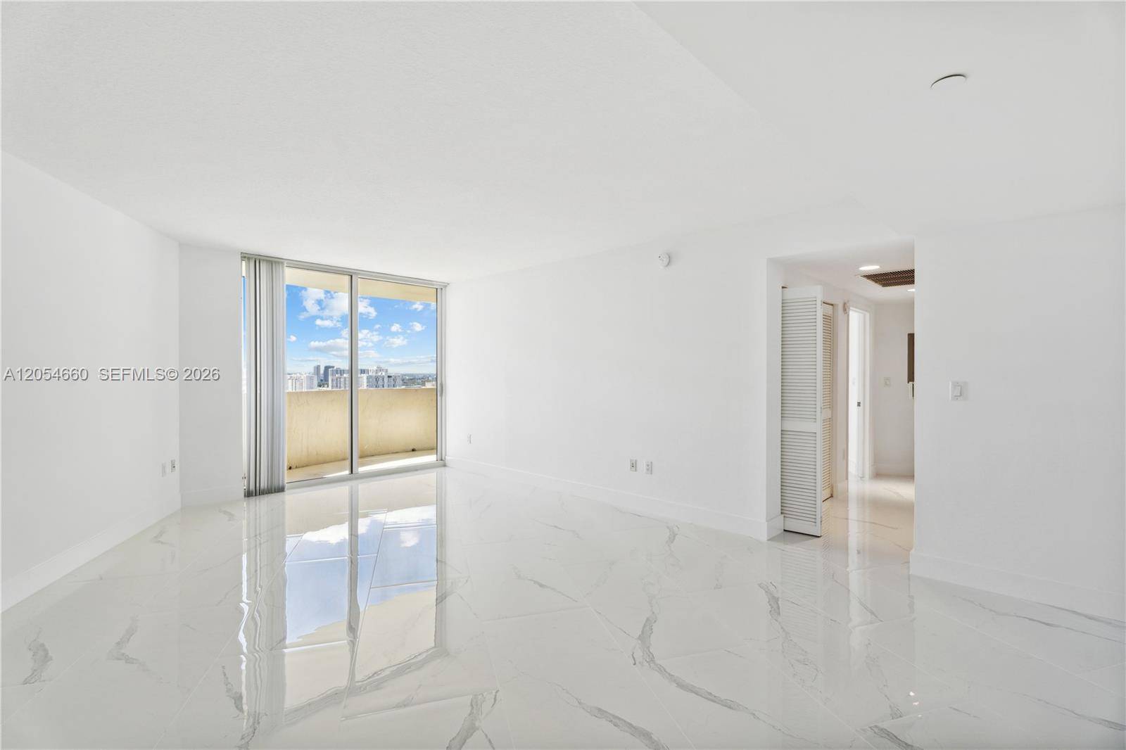 19501 W COUNTRY CLUB DRAventura - TURNBERRY ON THE GREEN condo unit 2506 - picture