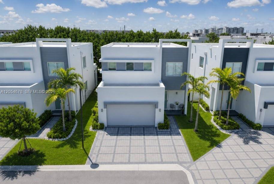 10384 NW 67th TerDoral - picture
