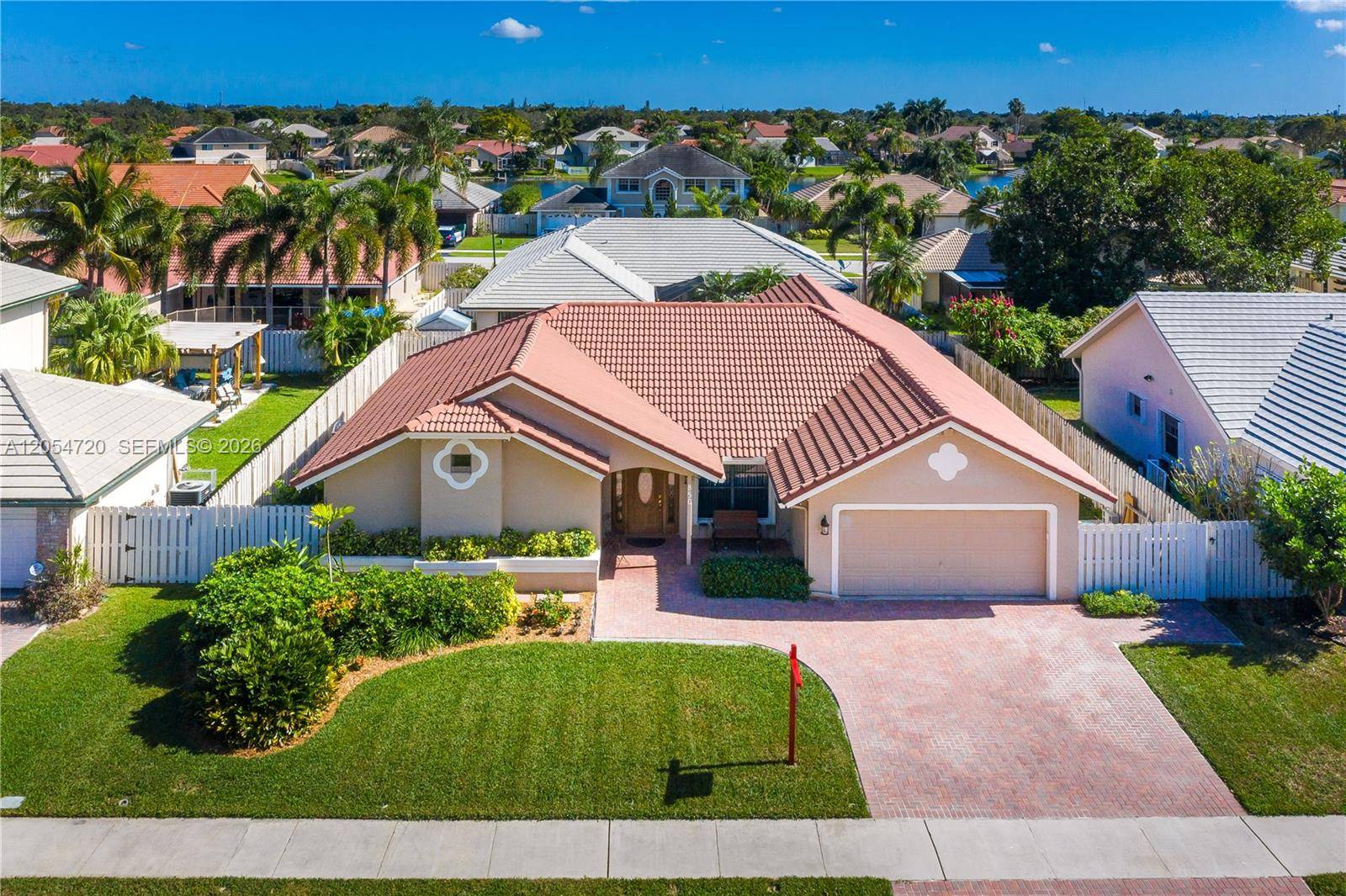 850 Amherst AveDavie - picture
