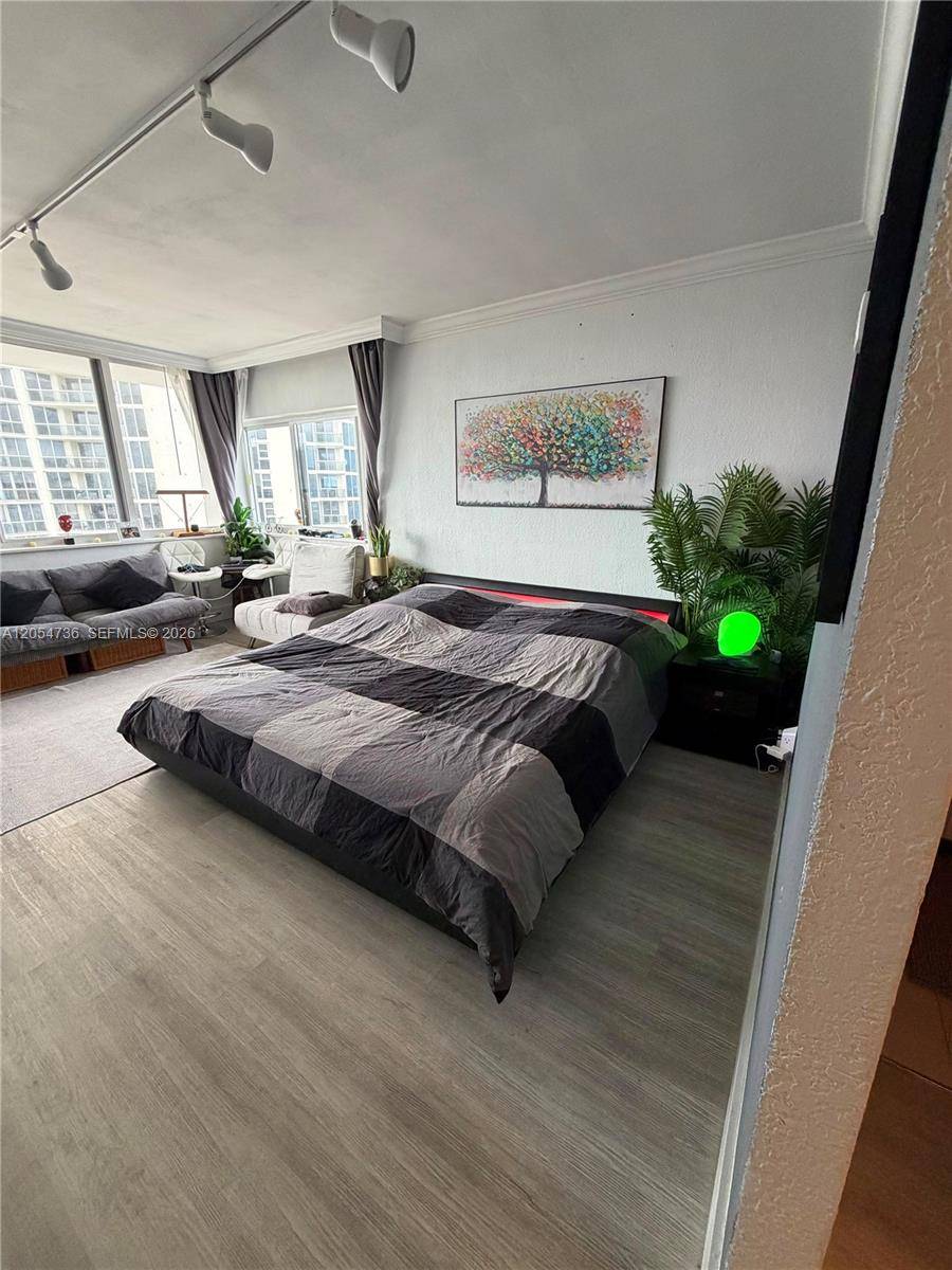 19201 Collins AveSunny Isles Beach - THE AVENTURA BEACH CLUB C condo unit 1126 - picture