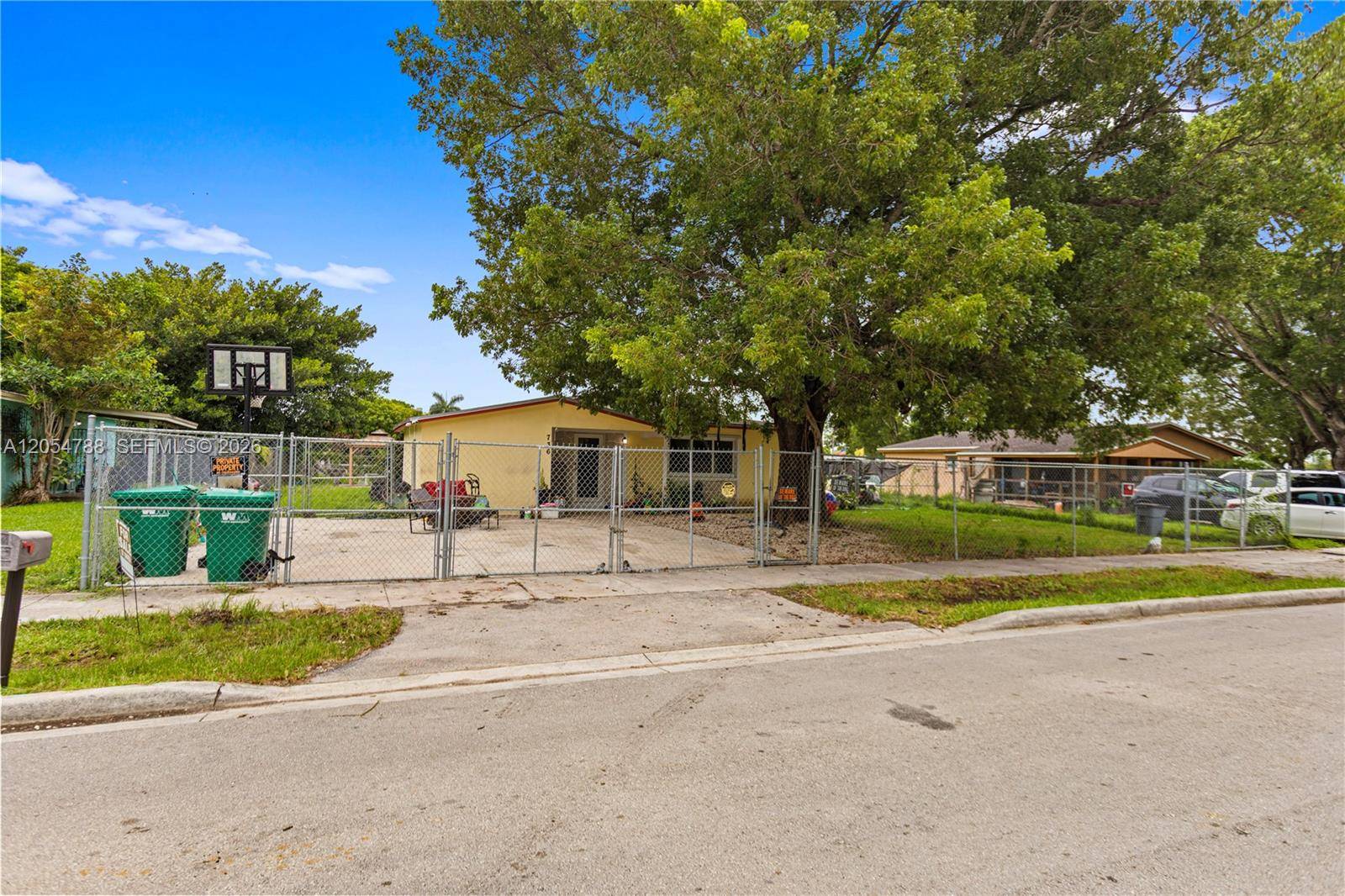 736 NW 8thFlorida City - picture
